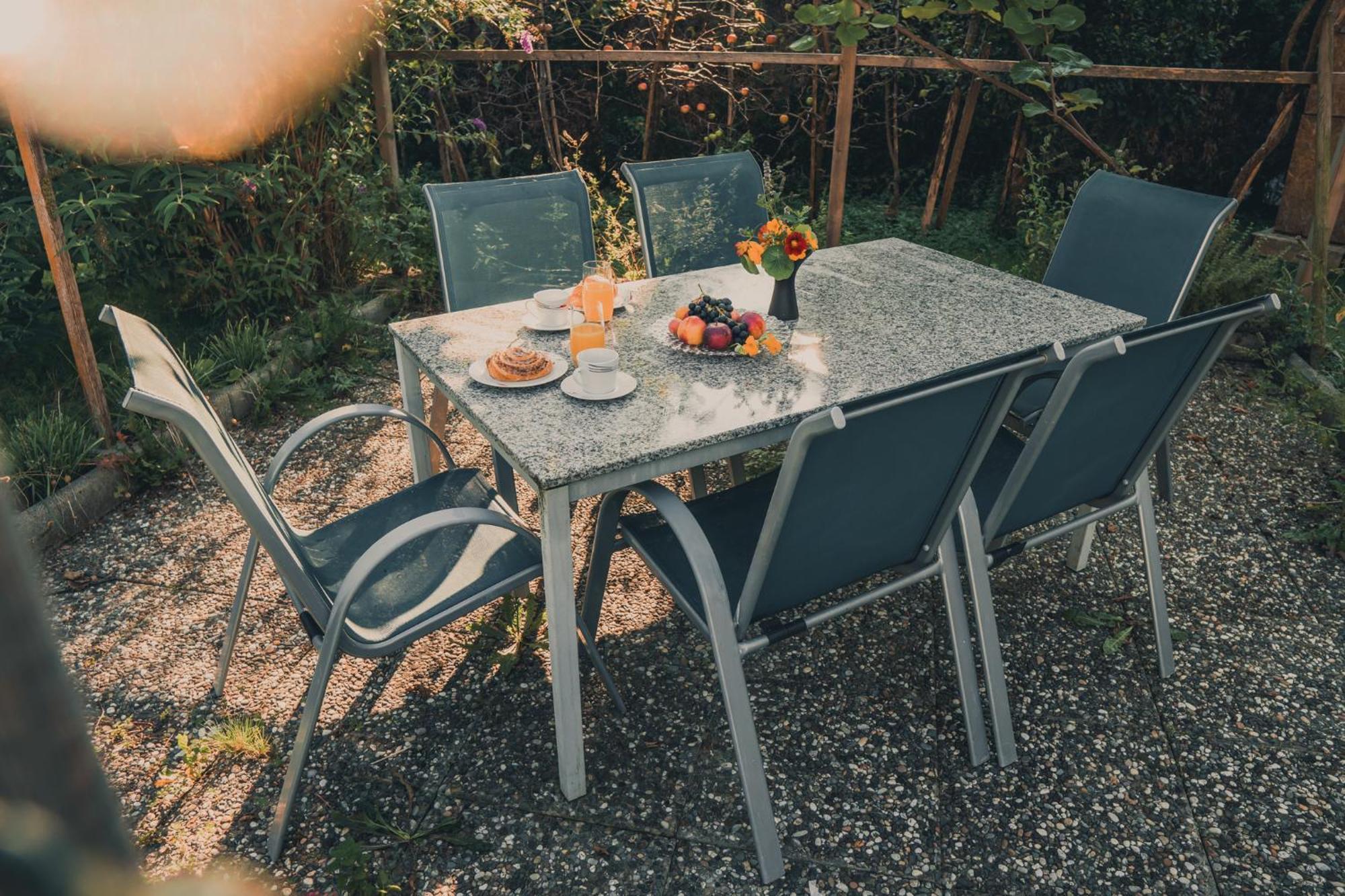 Armonia Altach, 2-6 P, 2 Schlafzimmer, Kueche, Parkplatz, Balkon, Wifi, Garten, Stellplatz Fuer Altach